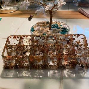 Resin lipstick holder